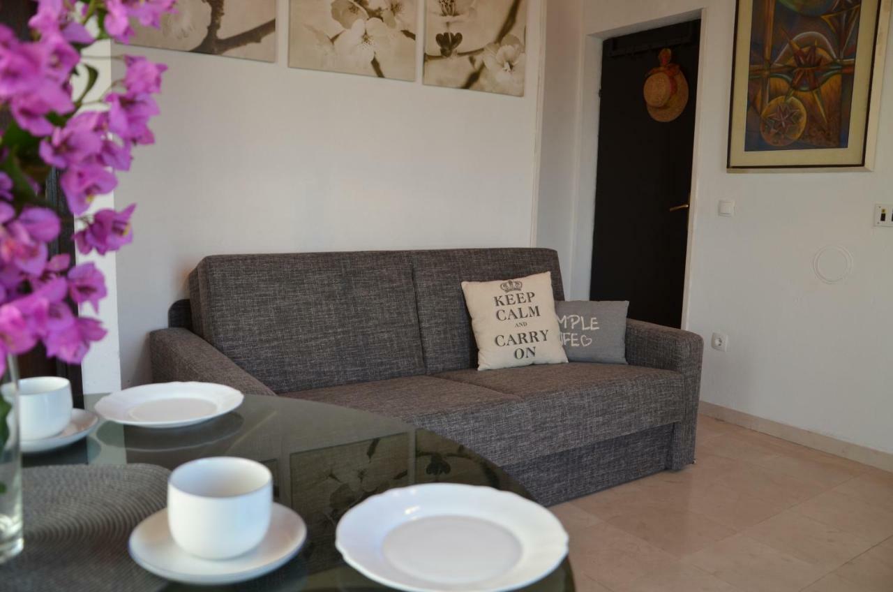 Luana Apartment Milna  Bagian luar foto