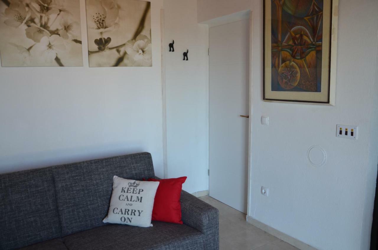 Luana Apartment Milna  Bagian luar foto
