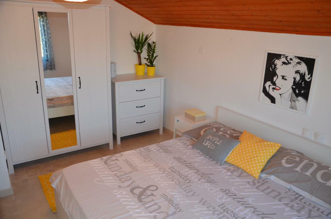Luana Apartment Milna  Bagian luar foto